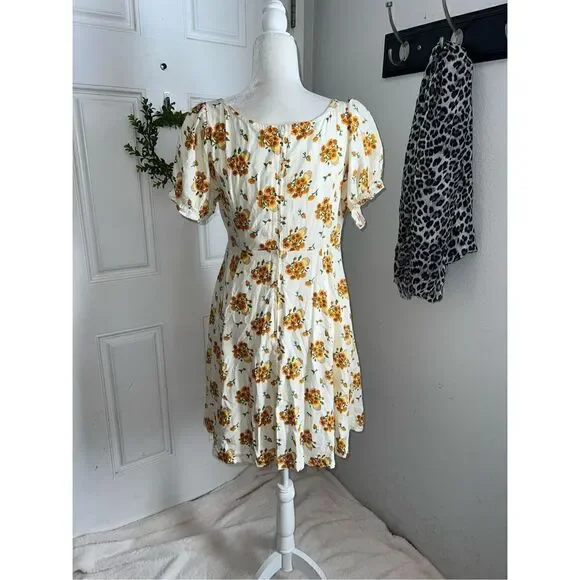 Sunflower Puff Sleeve Dress (Med) - Picture 3 of 9